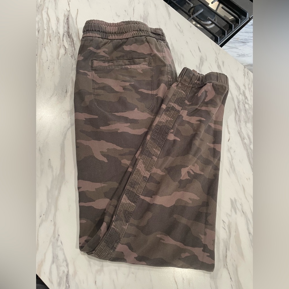Athleta Farallon Jogger in Camo